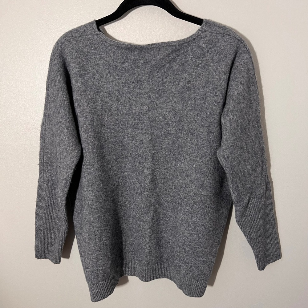 100% Superfine Merino Wool Womens Sweater in Gray Ribbed Sleeves Soft Small - Picture 12 of 13
